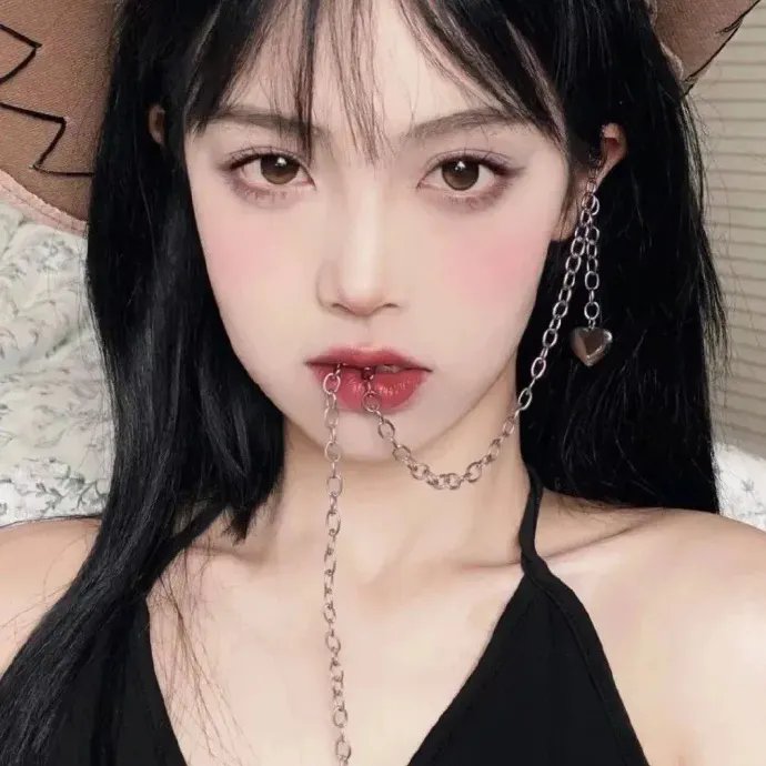 九尾藏不住